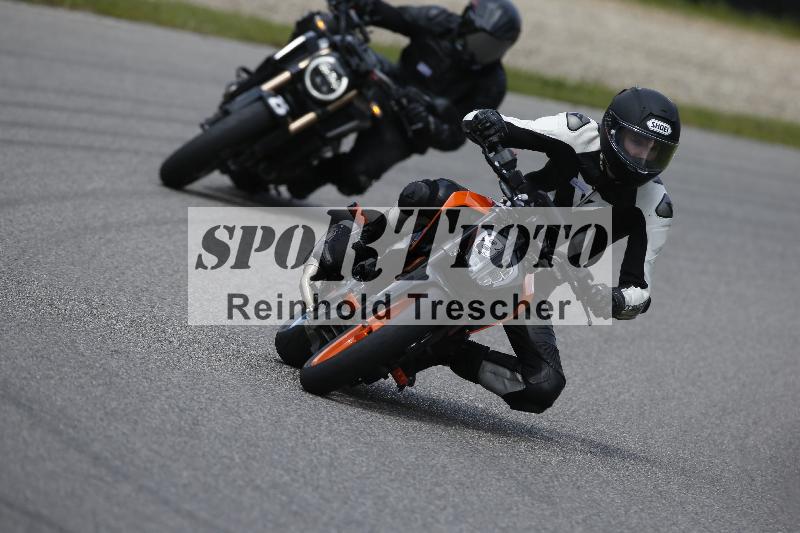 /Archiv-2024/29 12.06.2024 MOTO.CH Track Day ADR/Gruppe blau/8